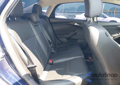 2016 Ford Focus Titanium из США, поврежденный, VIN 1FADP3J26GL382371